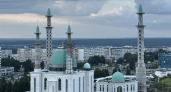 На минарете исламского центра в Челнах установили последний полумесяц