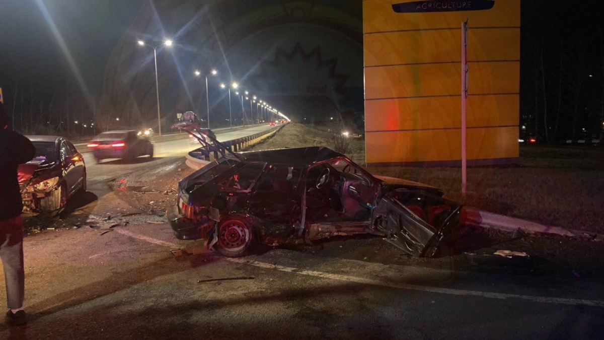 В Набережных Челнах «девятка» попала в смертельное ДТП при развороте